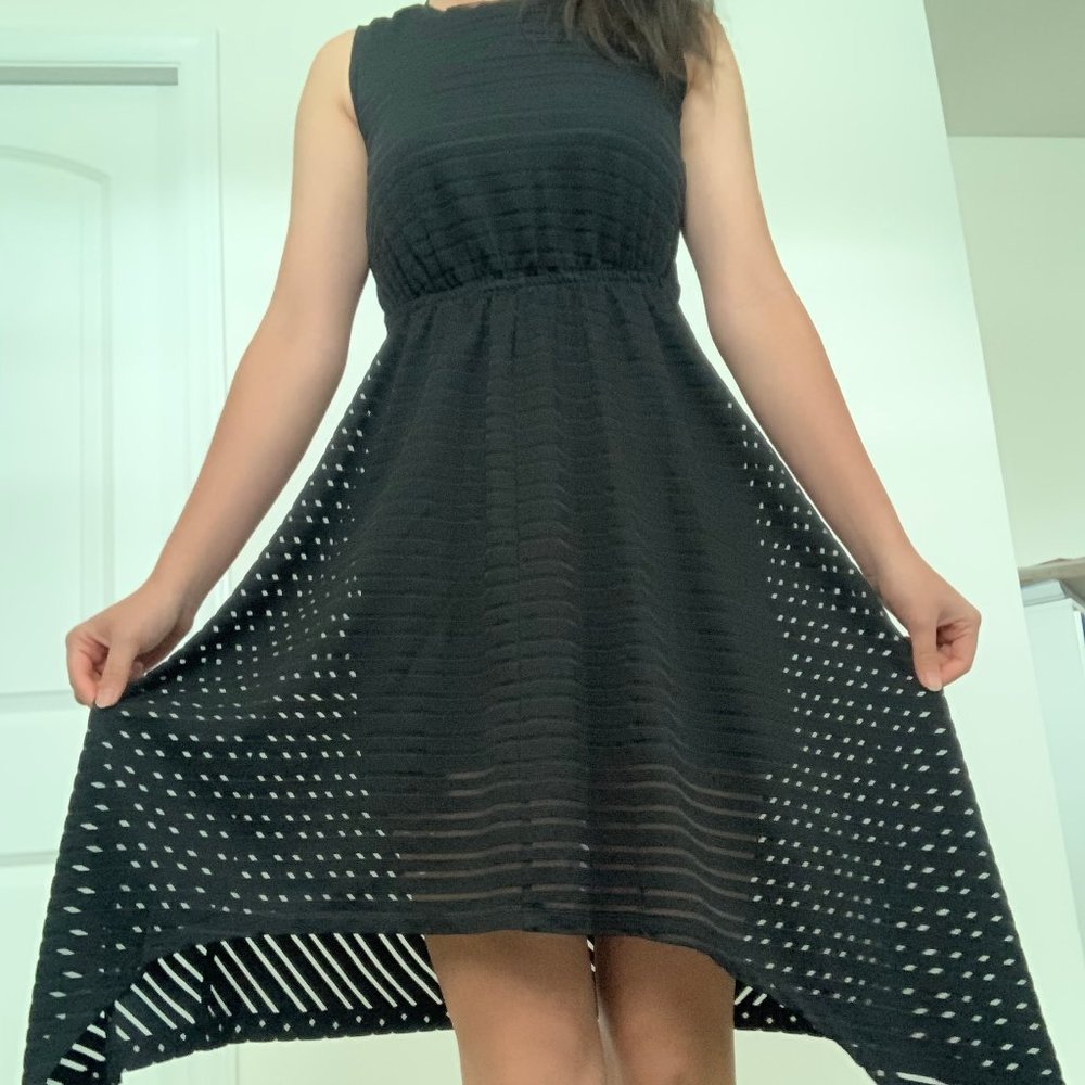 Black Dress from Vera Wang, with flared skirt